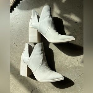 Steve Madden Chaya pointed toe boots